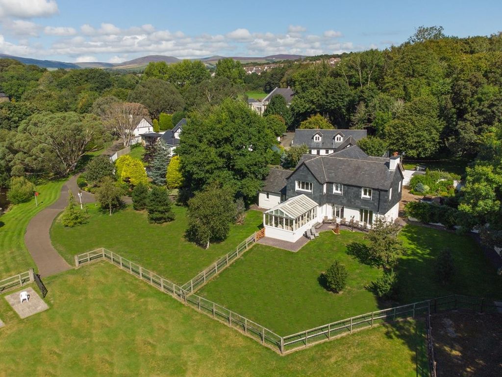 Property photo 3 of 43