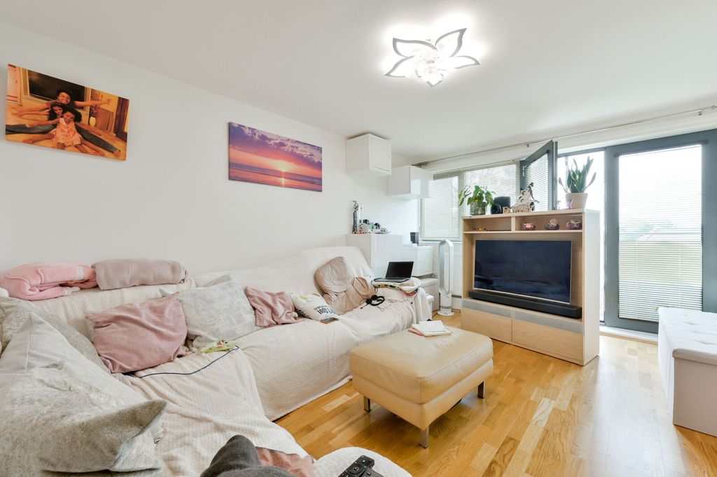 Property photo 2 of 7