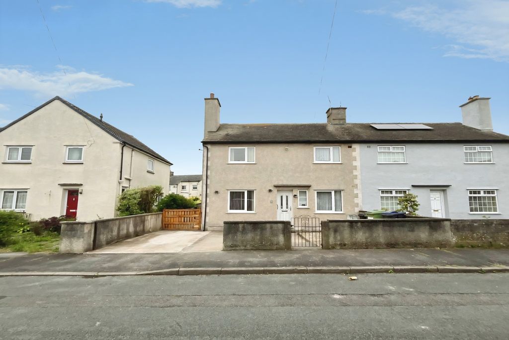 Property photo 1 of 10 Outside