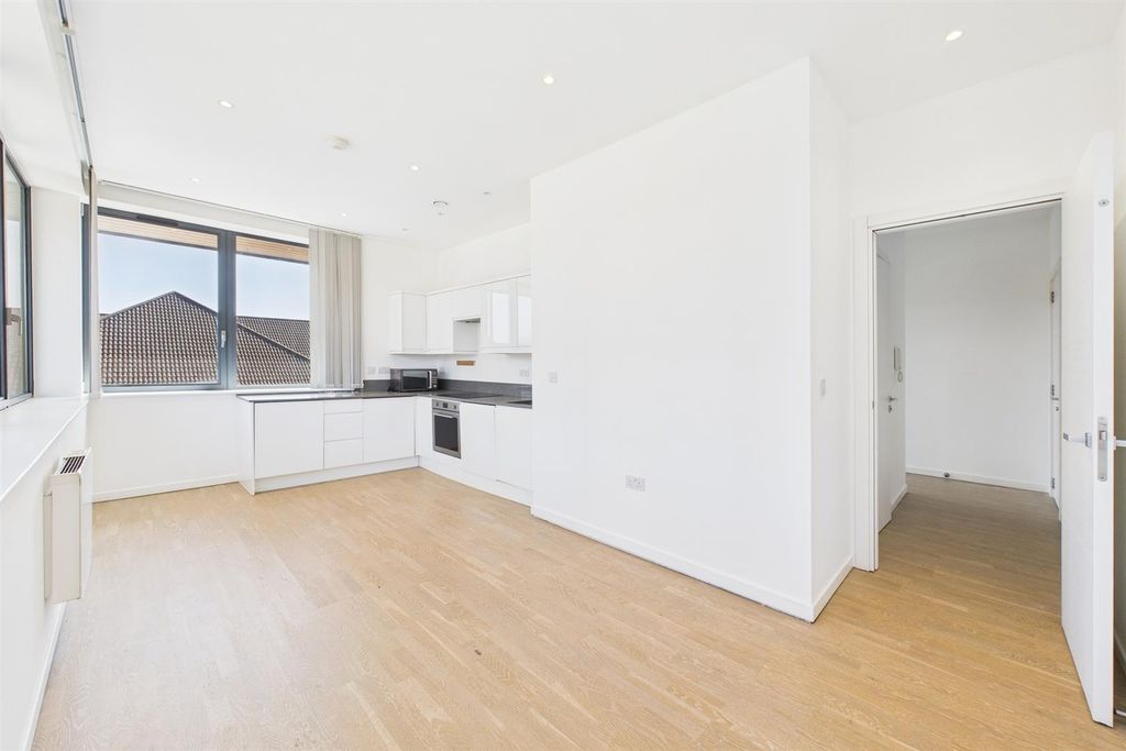 Property photo 1 of 6 Cam02700G0-Pr0276-Still006.Jpg