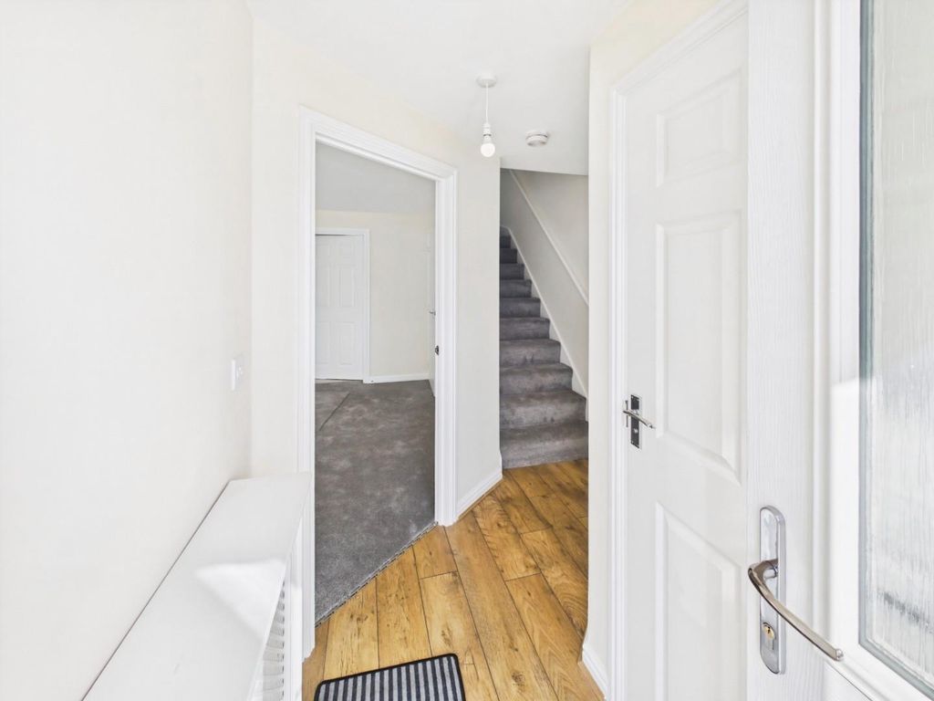 Property photo 2 of 11 Entrance