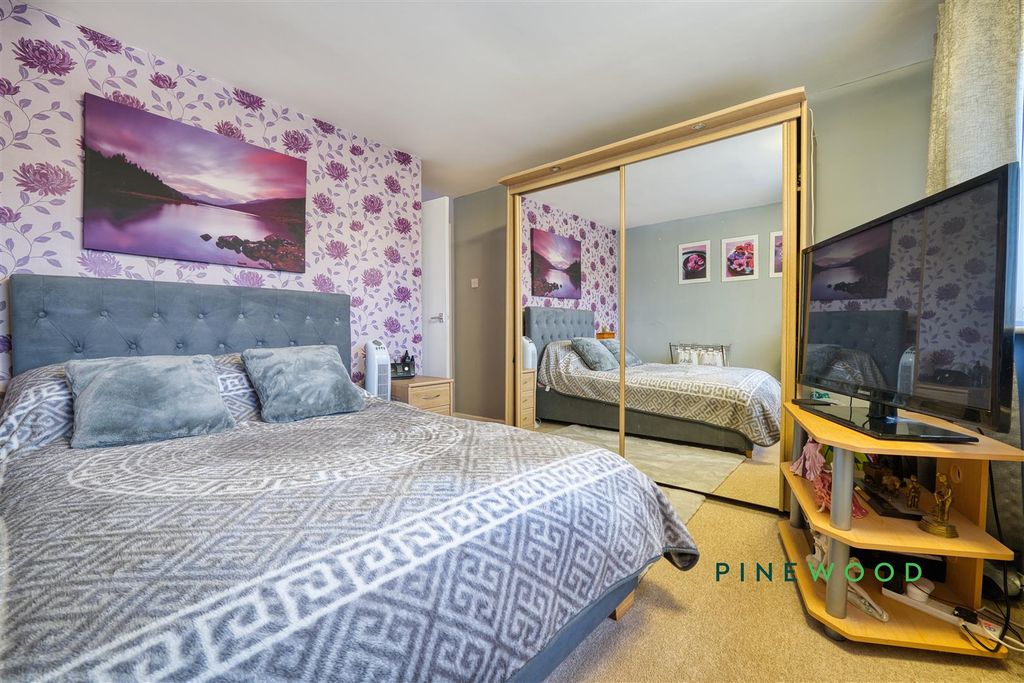 Property photo 3 of 26 Bedroom 1