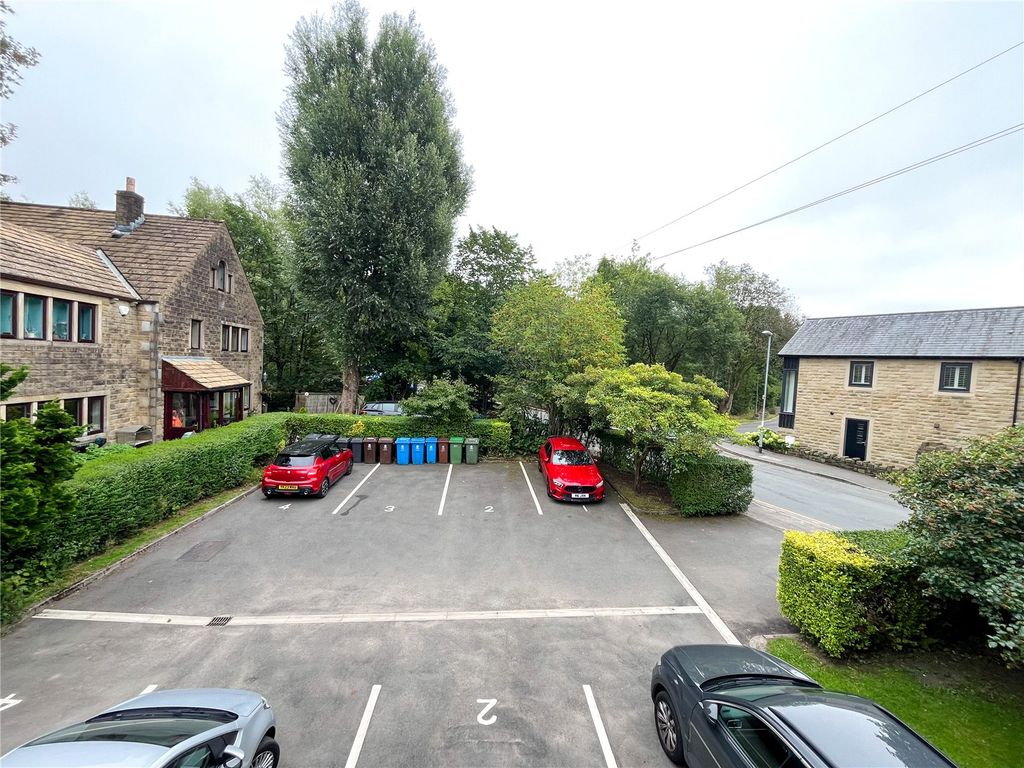 Property photo 2 of 13 Car Park
