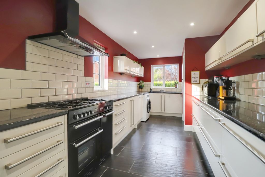 Property photo 2 of 16 Kitchen