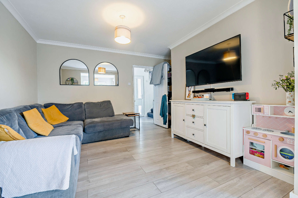 Property photo 2 of 9