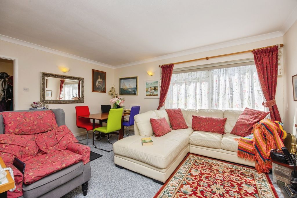 Property photo 2 of 20 Lounge Diner