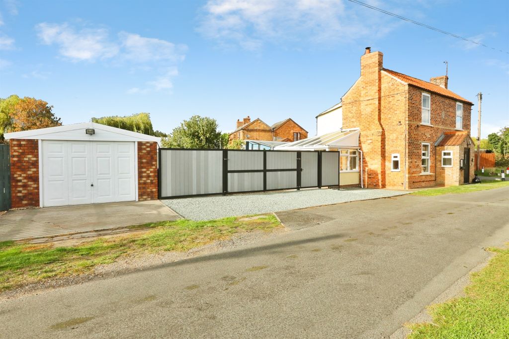 Property photo 2 of 23
