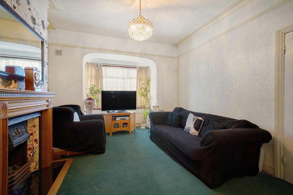 Property photo 2 of 12