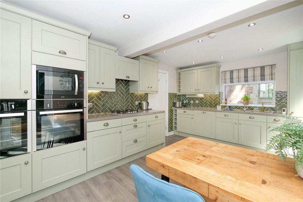 Property photo 3 of 18 Picture No. 06