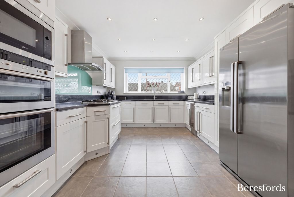 Property photo 3 of 44 Picture 3