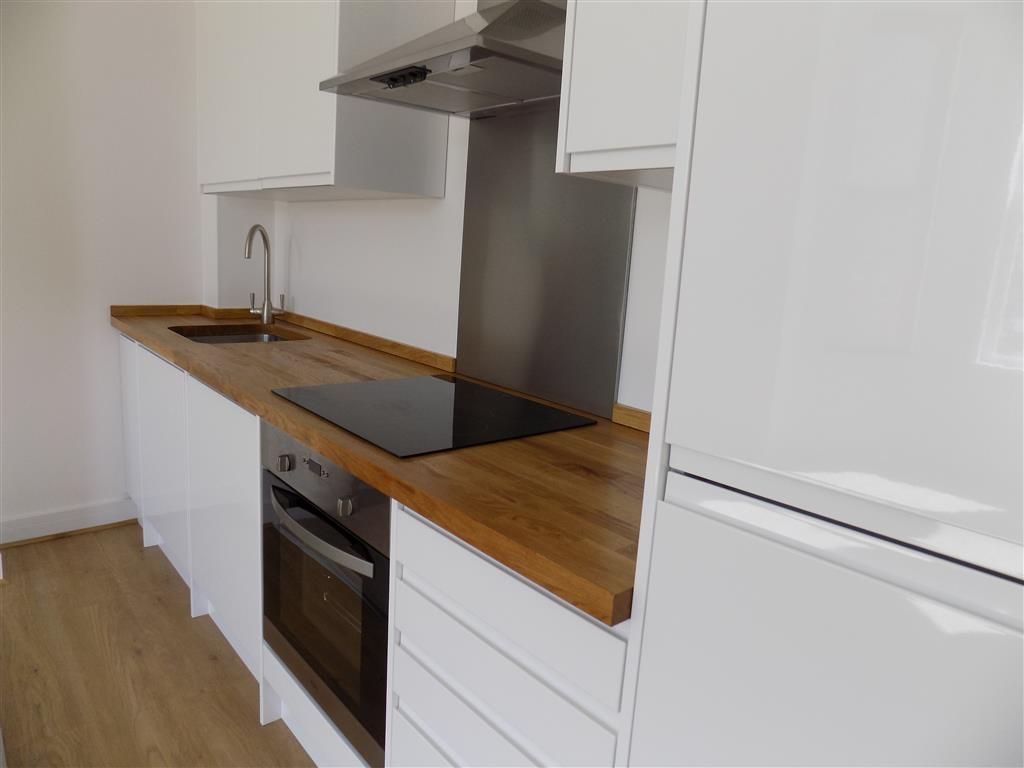 Property photo 2 of 7 Kitchen