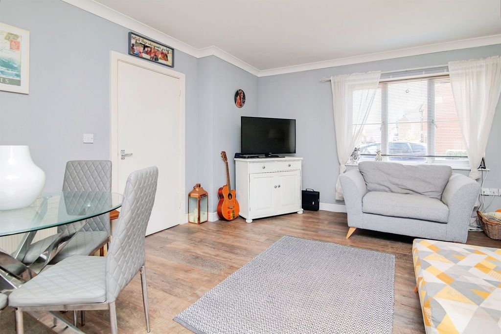 Property photo 3 of 13