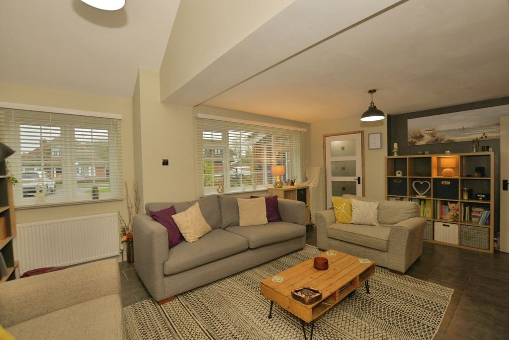 Property photo 3 of 17 Photo