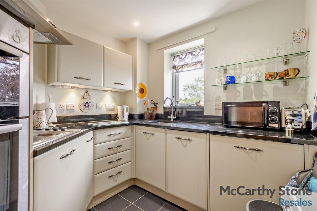 Property photo 3 of 37 8694767-Interior10-800.Jpg