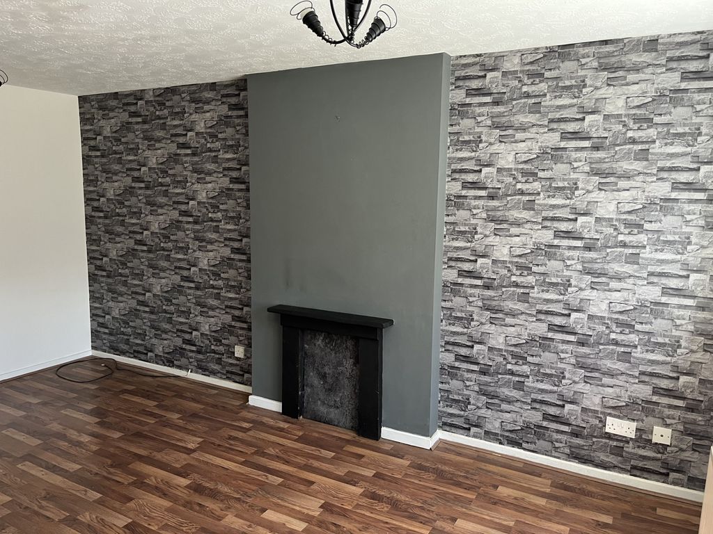 Property photo 2 of 11 Living Room