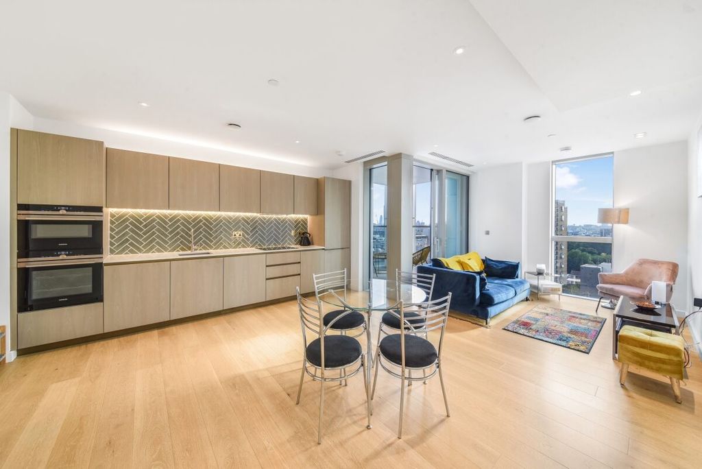 Property photo 1 of 12 Atlas Building