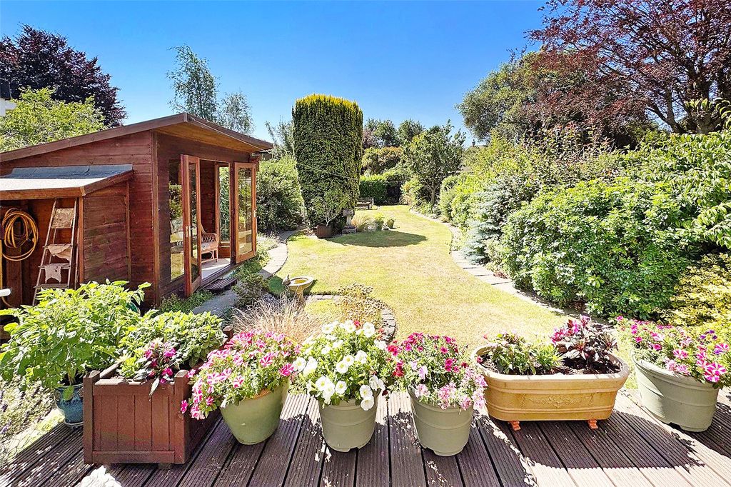 Property photo 2 of 18 Picture No. 14