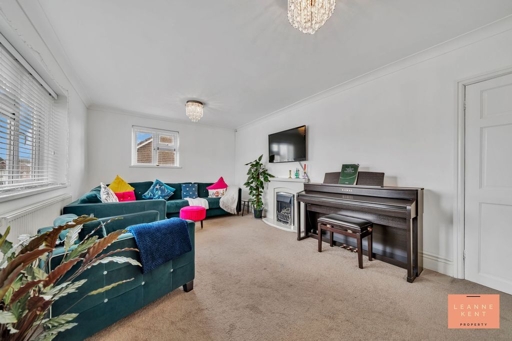 Property photo 2 of 30