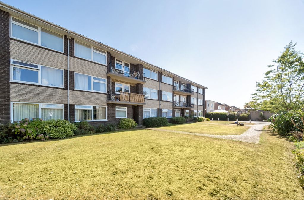 Property photo 1 of 12 1342306-1-689Dfda...