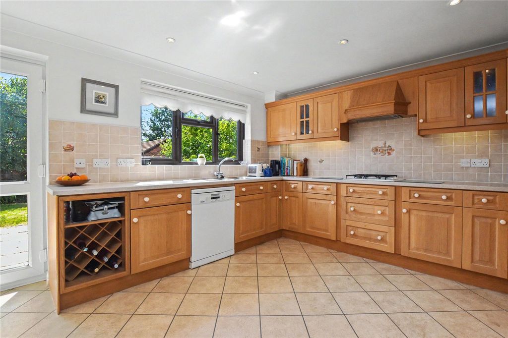 Property photo 3 of 34 Picture No. 05