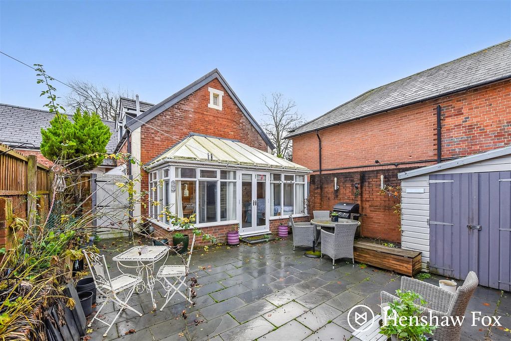 Property photo 2 of 12 Ph8_6335370 - Copy.Jpg