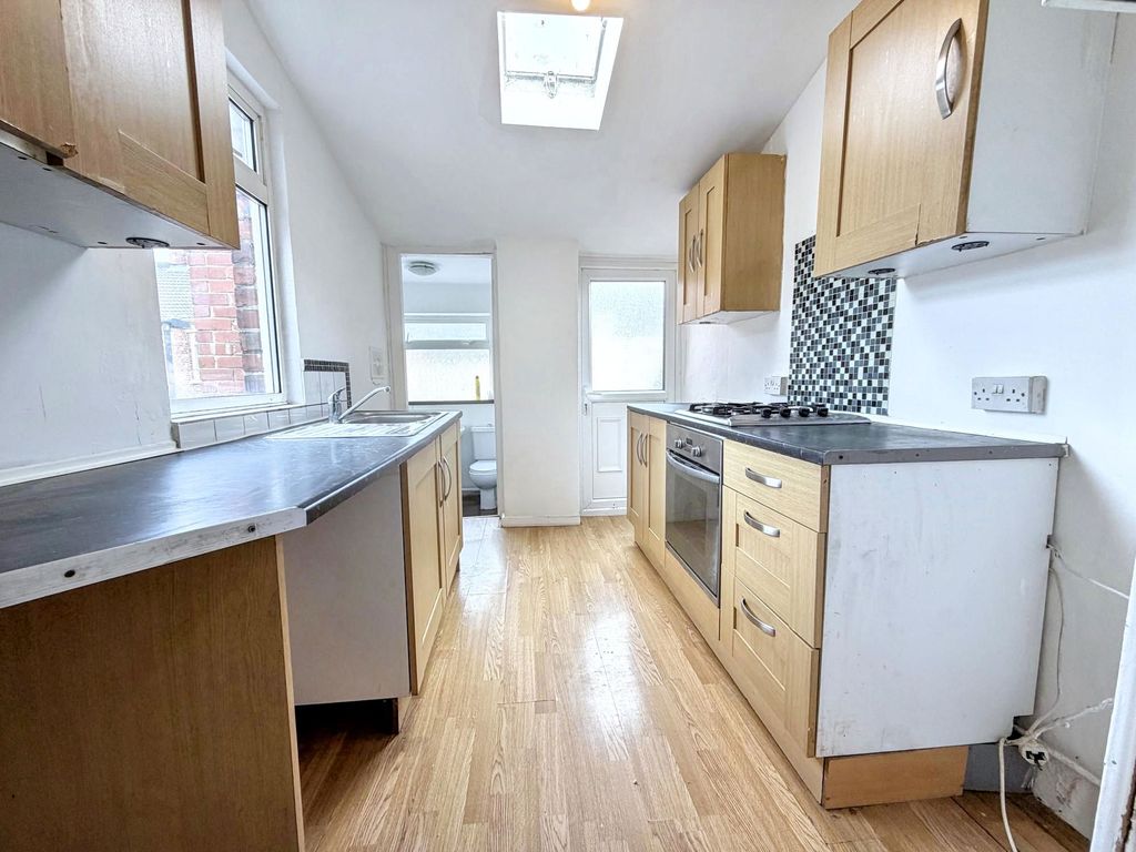 Property photo 3 of 12