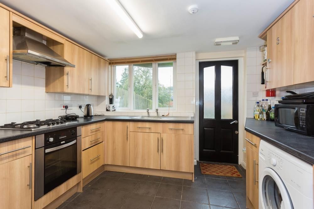 Property photo 2 of 8 Kitchen.Jpg