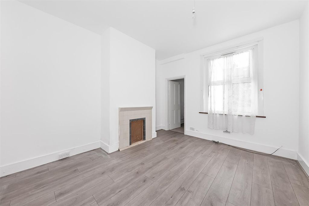 Property photo 3 of 13 Living Room