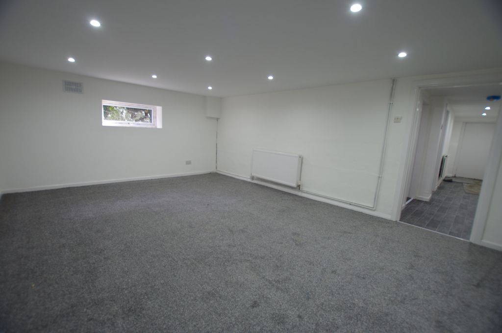 Property photo 3 of 13 Gallery