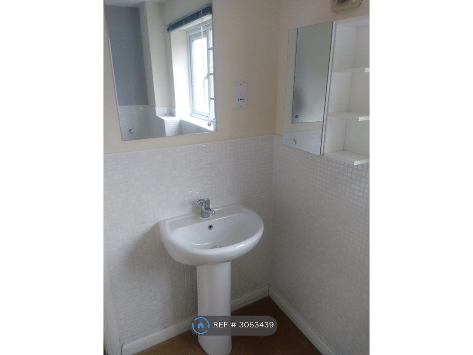 Property photo 2 of 3