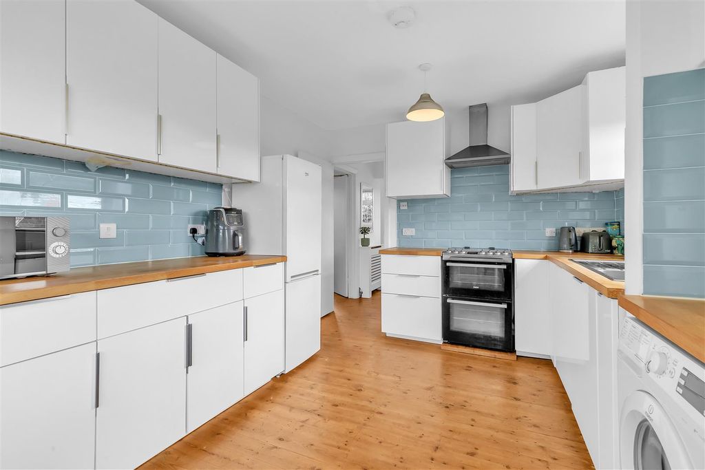 Property photo 2 of 19 Kitchen 1B.Jpg