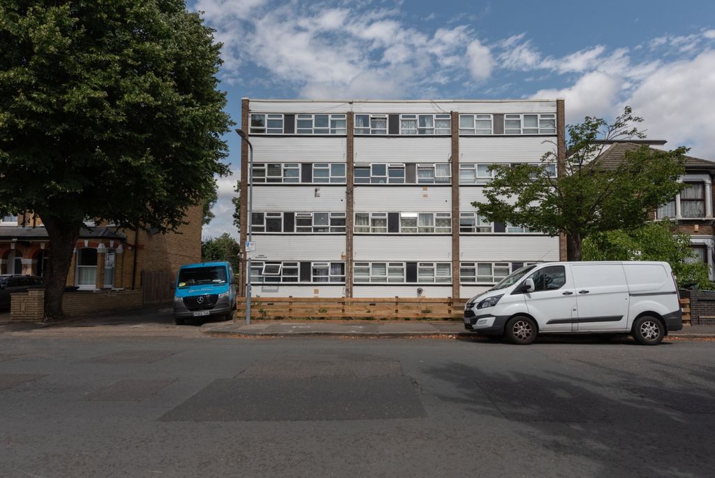 Property photo 1 of 16 4388210