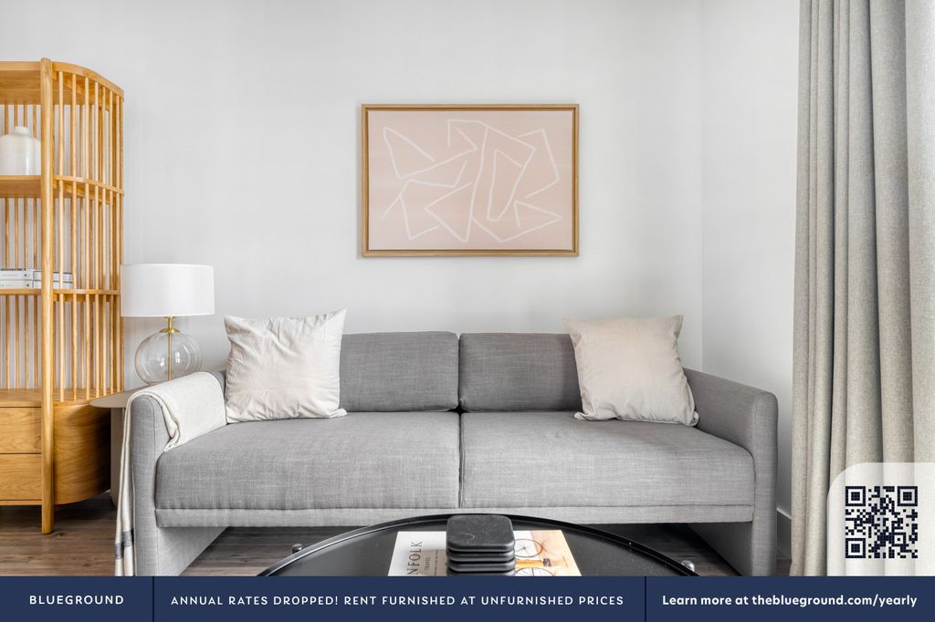 Property photo 3 of 23 Living Room