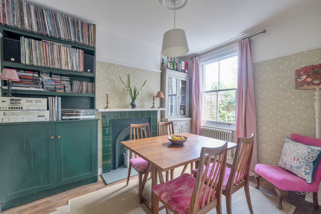 Property photo 2 of 11