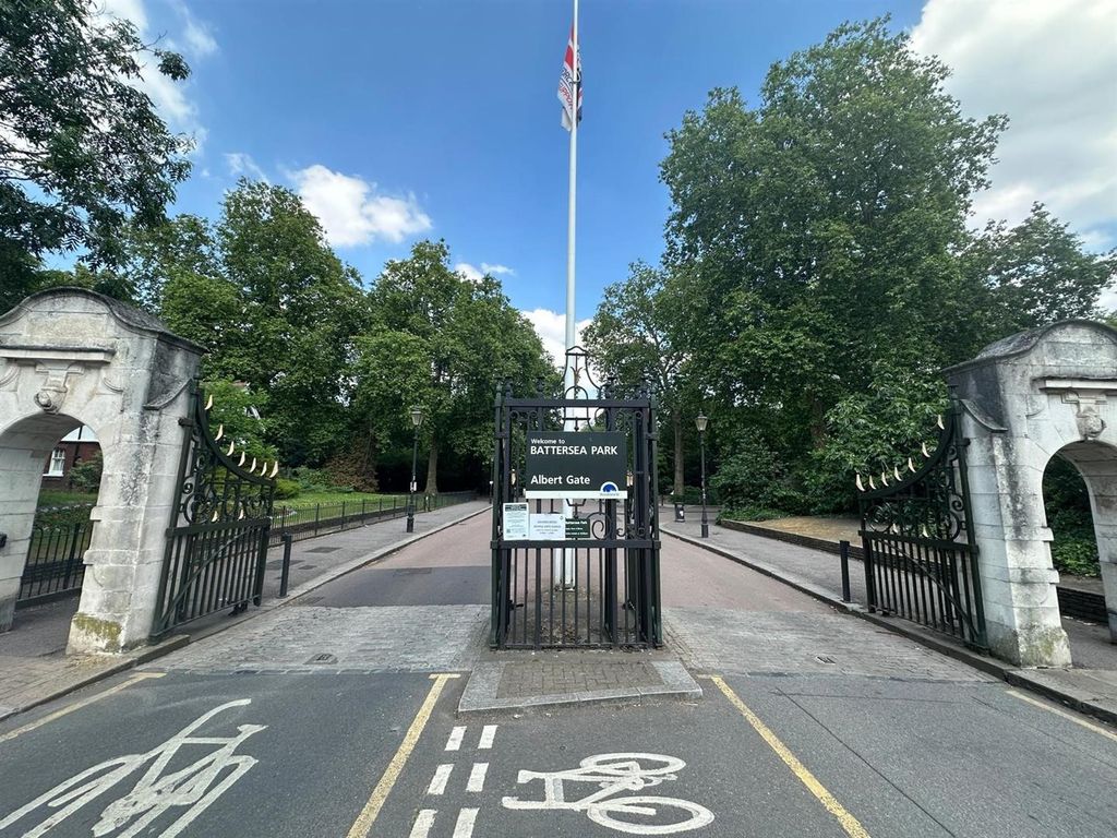 Property photo 3 of 8 Park Entrance, St Mary, Eden Harper Sw11