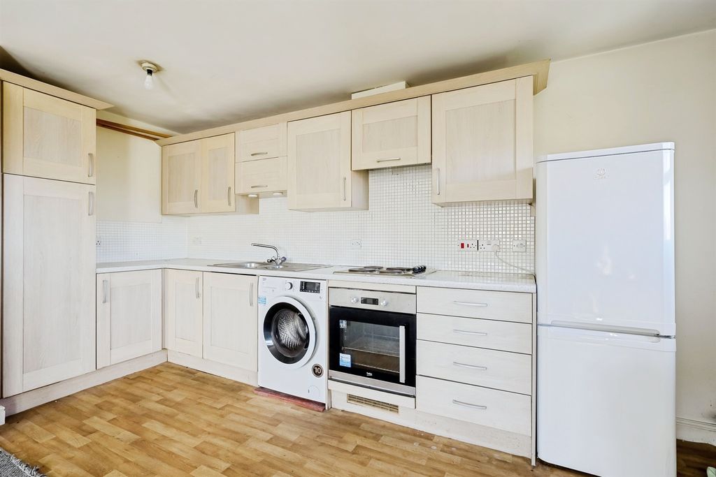 Property photo 3 of 14 Image