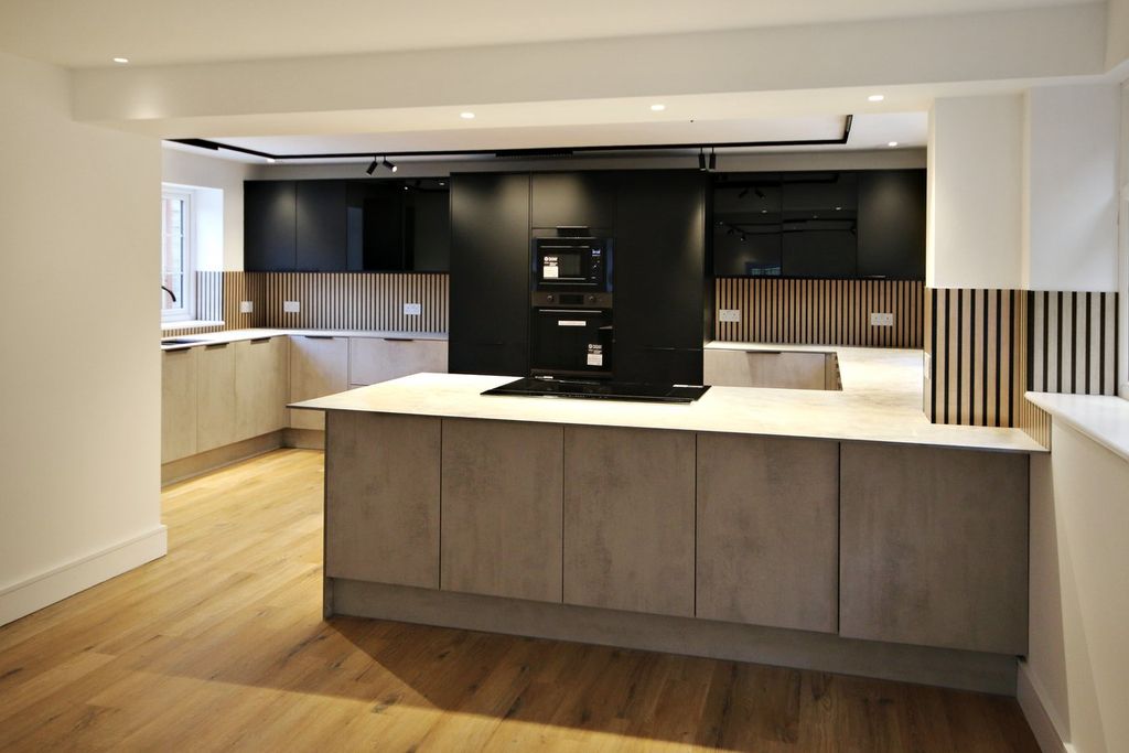 Additional image 4 of 5 bed detached house for saleTurners Hill Road, East Grinstead RH19