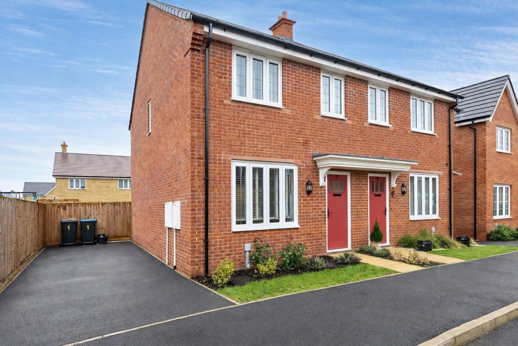 Property photo 1 of 20 5895D688-20B9-4E5B-81D4-217A82DC6A95