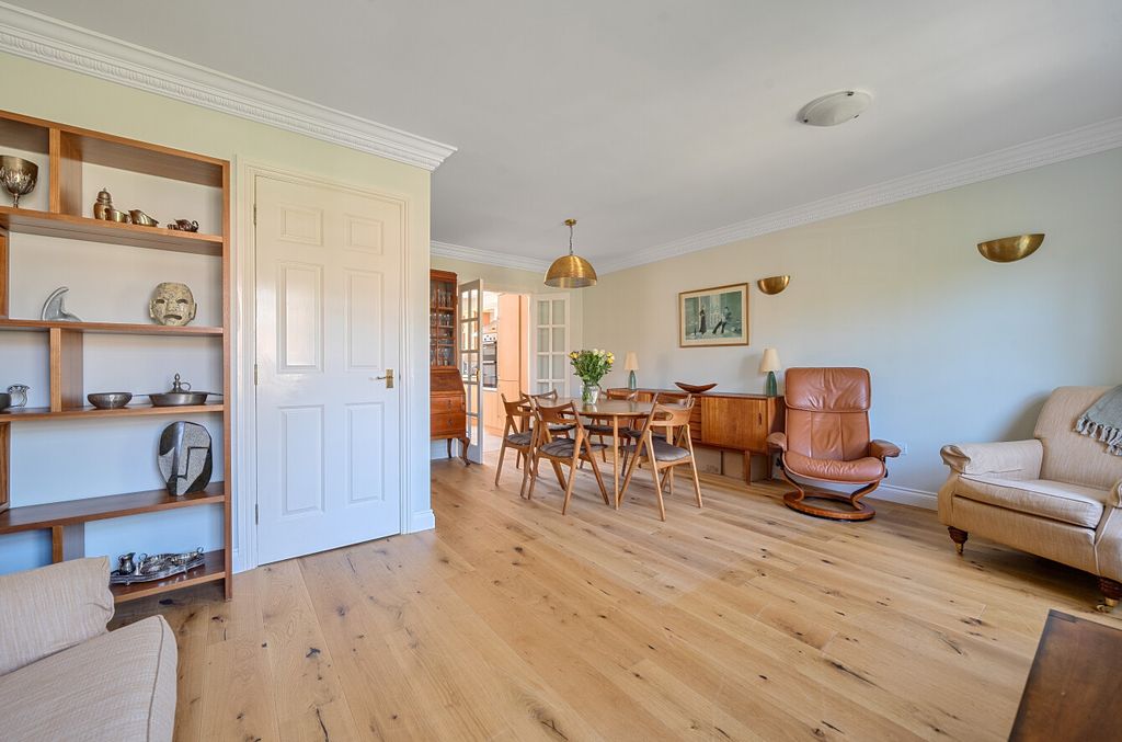 Property photo 3 of 36 1439494-30-69E8d0...