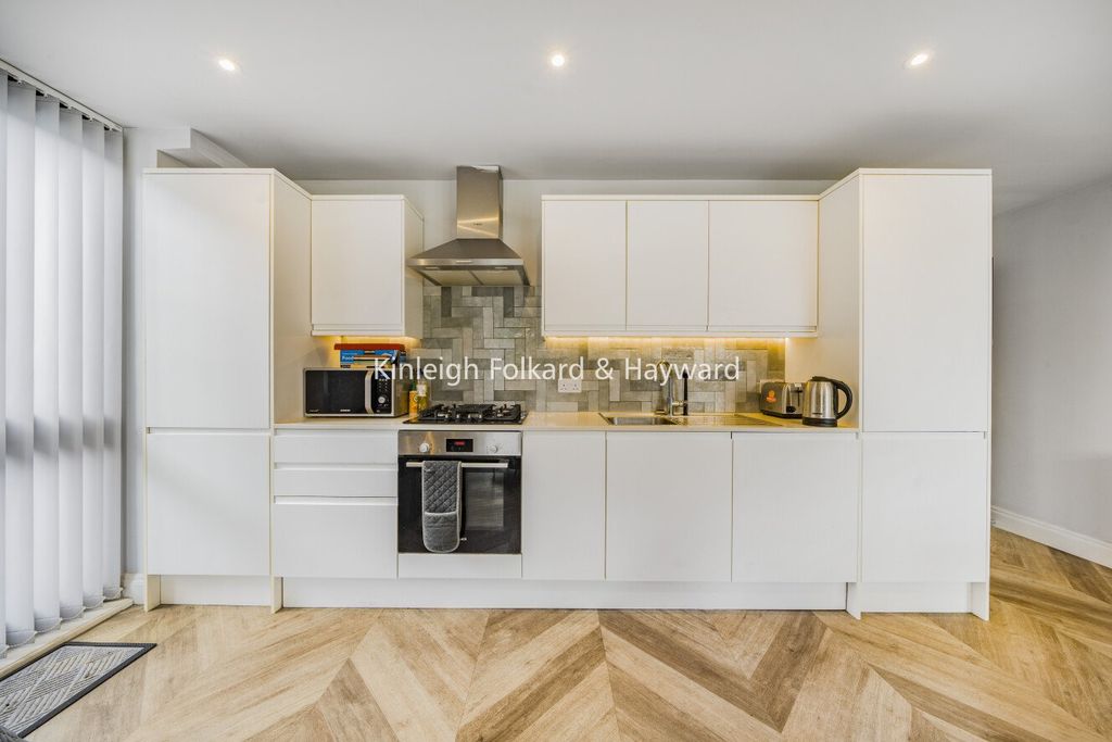 Property photo 2 of 9 Picture No. 16