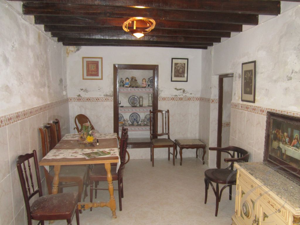 Property photo 3 of 11