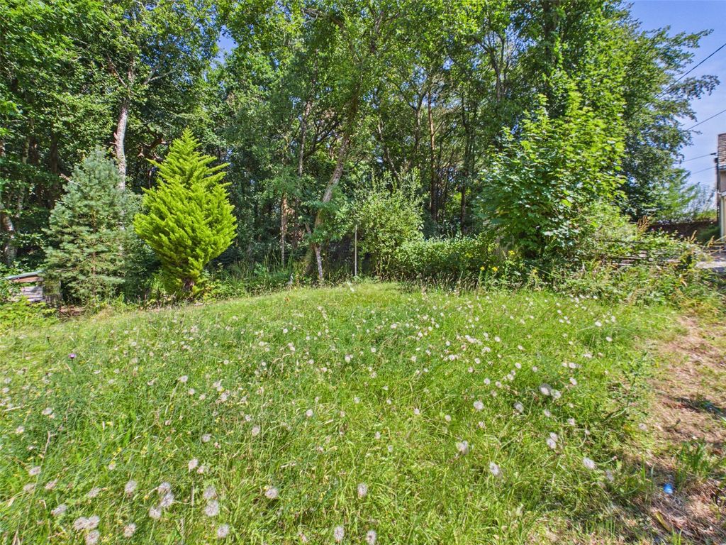 Property photo 2 of 13 Garden