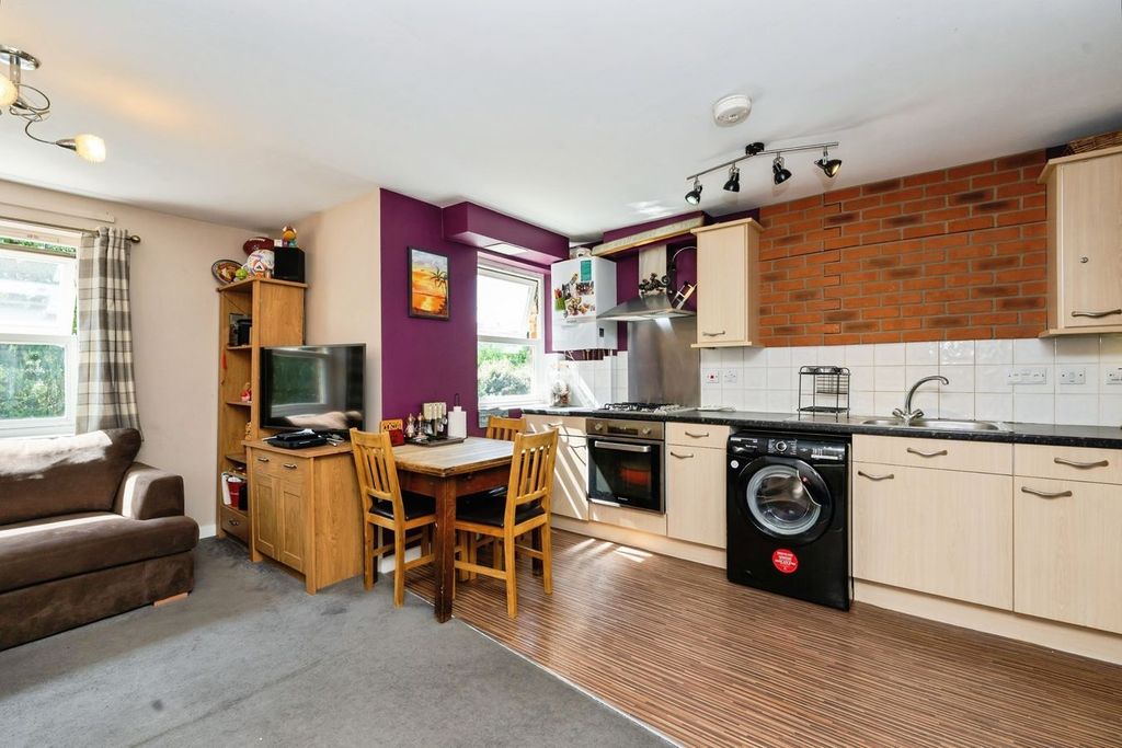 Property photo 2 of 18