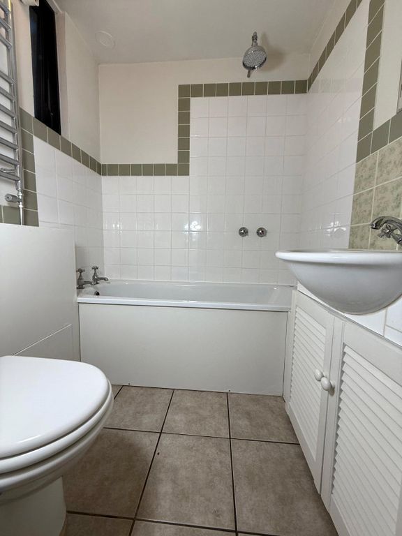 Property photo 3 of 8 Bathroom