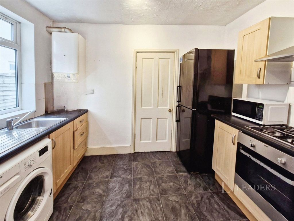 Property photo 2 of 4 Shared Kitchen