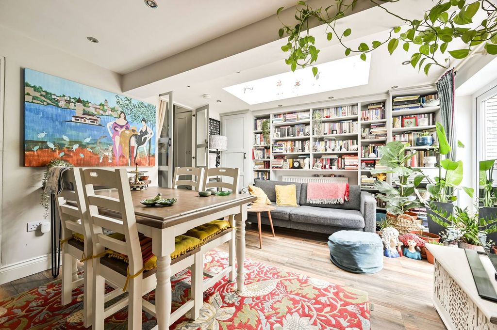 Property photo 1 of 9