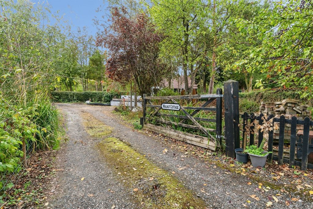 Property photo 2 of 22
