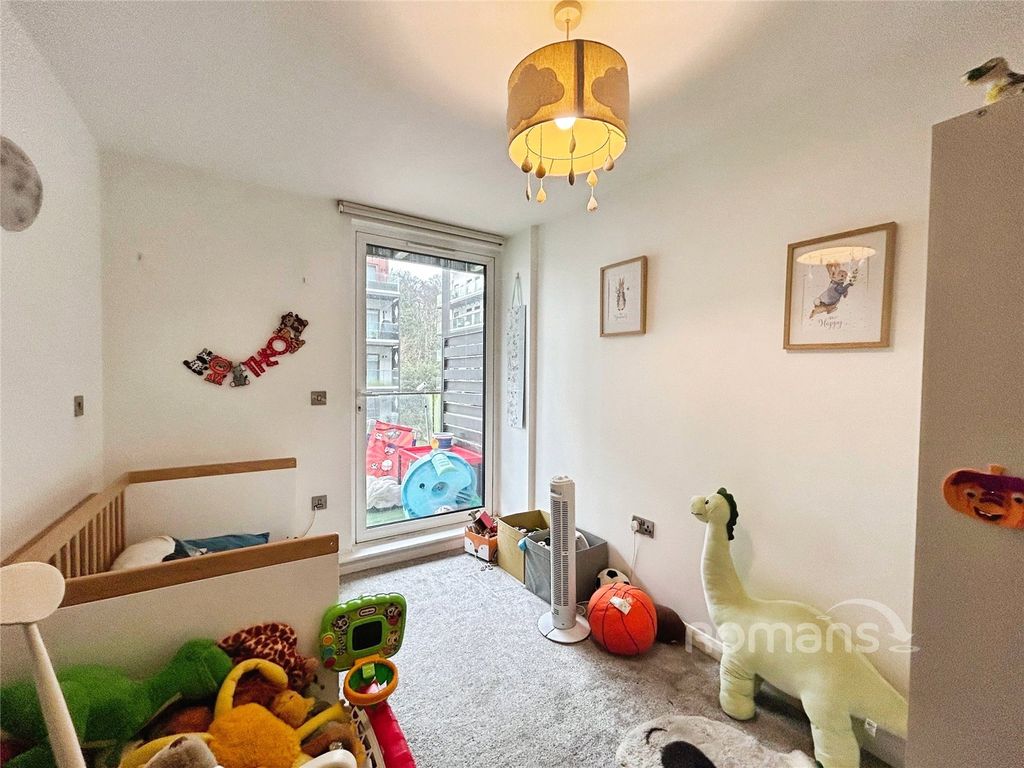 Additional image 6 of 2 bed flat for saleFarnborough Road, Farnborough, Hampshire GU14