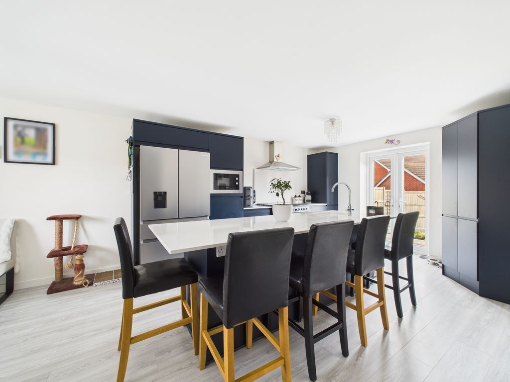 Property photo 2 of 21 Photo 4