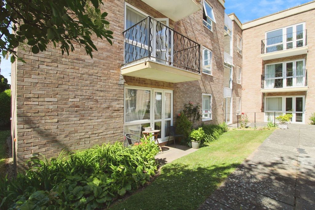 Property photo 1 of 11